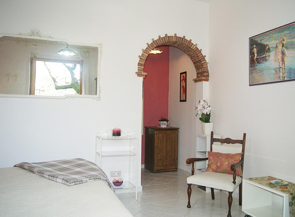 B&B La Casa Del Gelso Acquafredda Oda fotoğraf